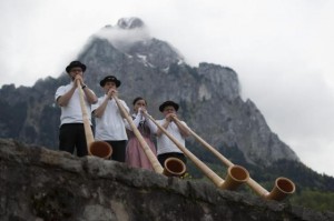 Alphornquartett Imlig vor dem grossen Mythen