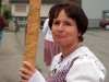 Annamarie in Vorbereitung auf einen Auftritt mit der Alphorngruppe Rigi-Mythen in Goldau, April 2004
